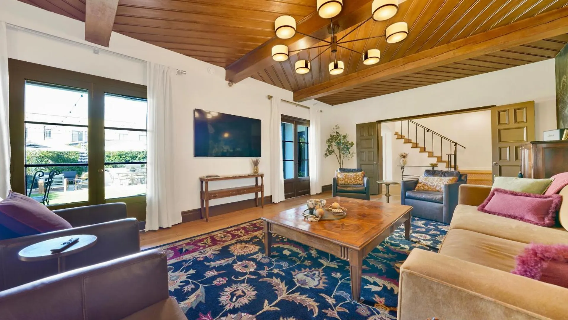 Holiday home Villa Encanto- Luxe Historic Spanish Beach Villa With 6 King Bedrooms Long Beach United States