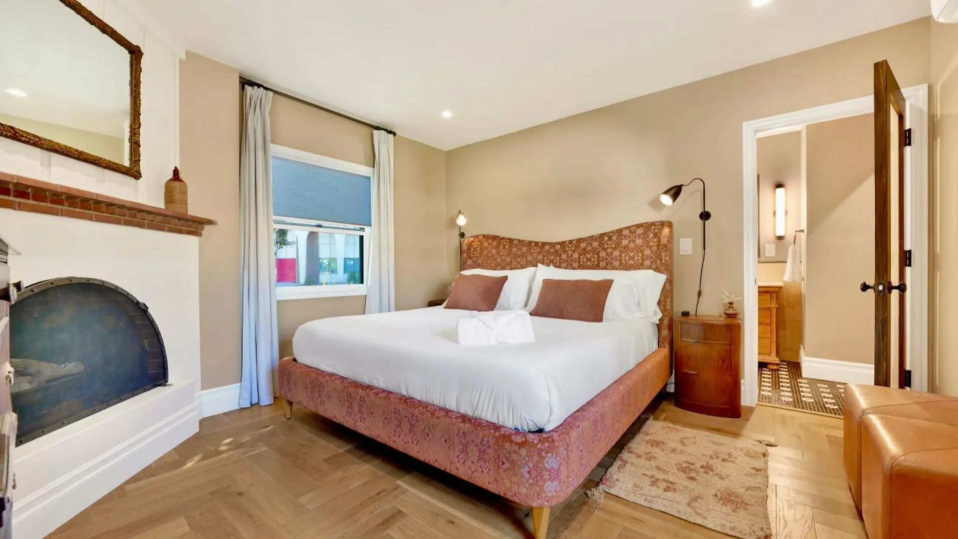Holiday home Villa Encanto- Luxe Historic Spanish Beach Villa With 6 King Bedrooms Long Beach