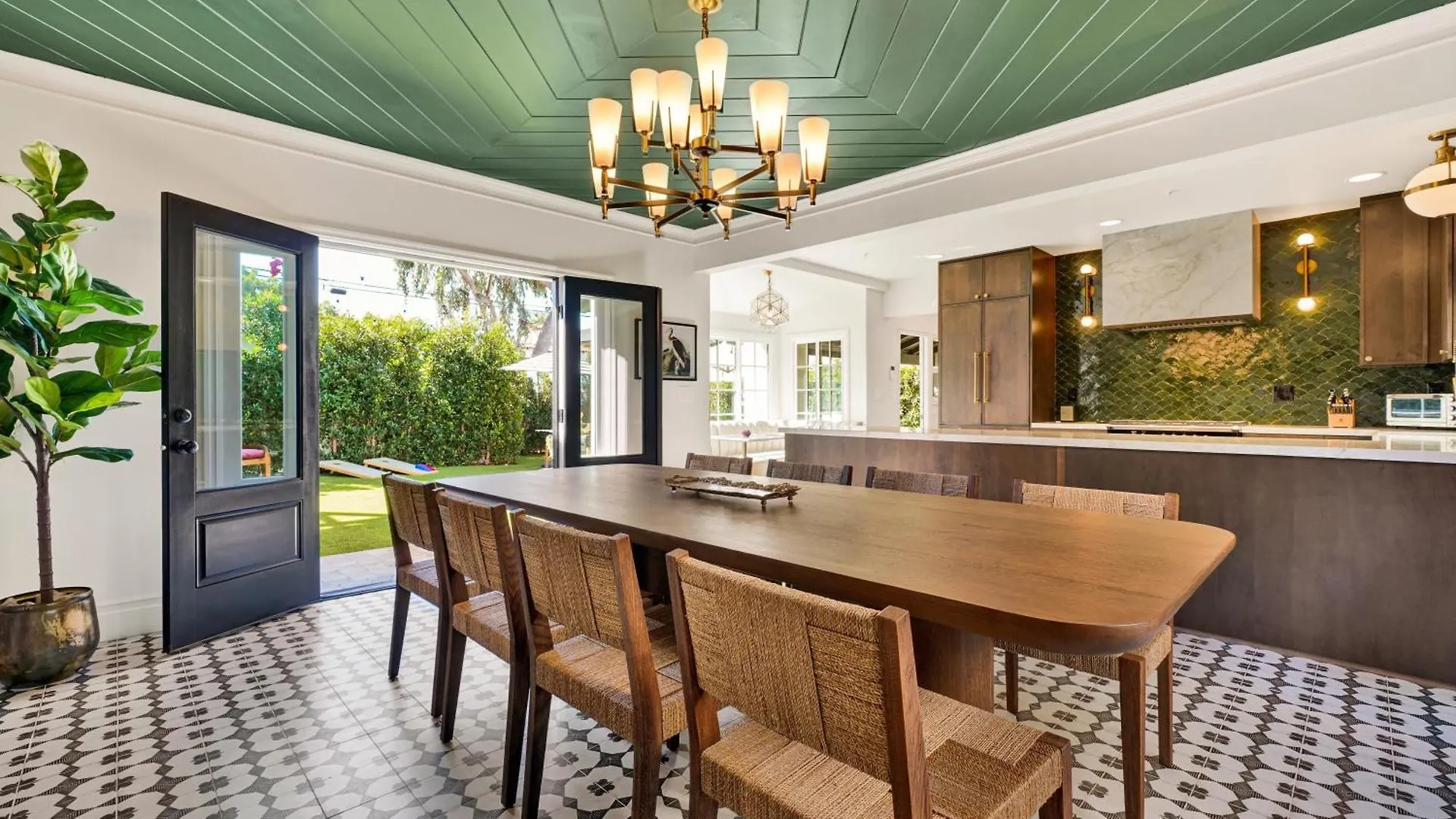 Villa Encanto- Luxe Historic Spanish Beach Villa With 6 King Bedrooms Long Beach 0*,  United States