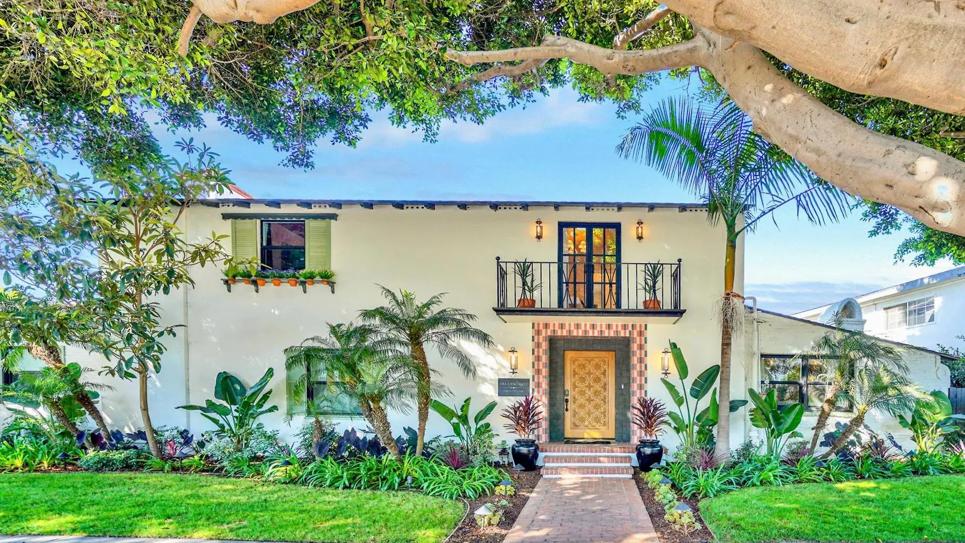 Villa Encanto- Luxe Historic Spanish Beach Villa With 6 King Bedrooms contacts