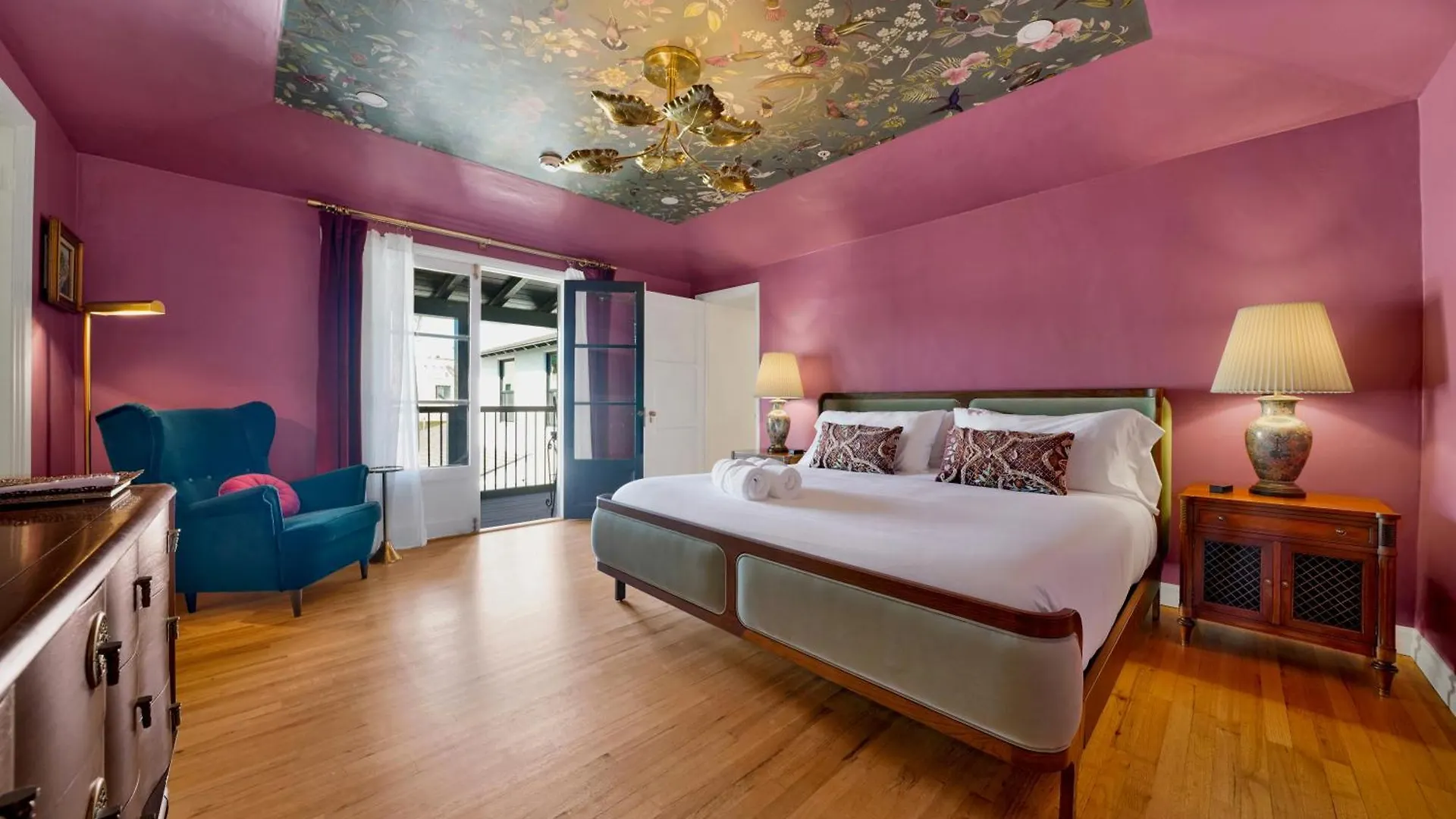Holiday home Villa Encanto- Luxe Historic Spanish Beach Villa With 6 King Bedrooms Long Beach