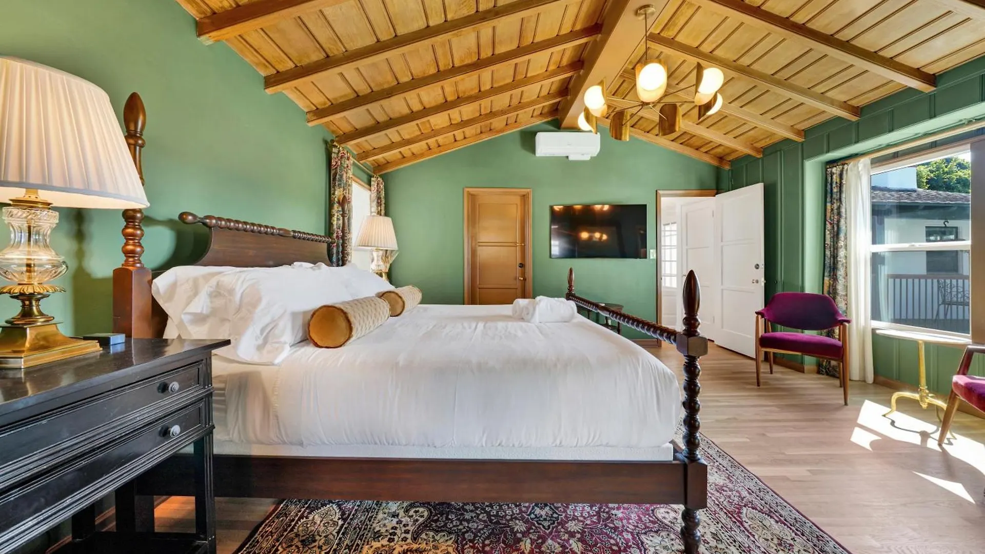 Villa Encanto- Luxe Historic Spanish Beach Villa With 6 King Bedrooms Long Beach
